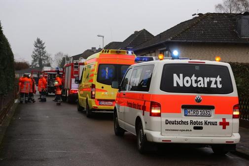 Kuechenbrand-in-Resse-Rentner-stuerzt-wegen-Rauchmelder